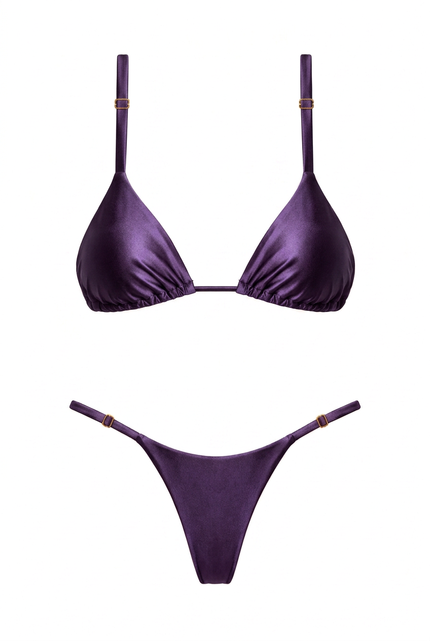 Bikini LOS ROQUES uva de MIZZBOGI, top triangular y panty de laterales regulables con herrajes dorados, vista frontal.