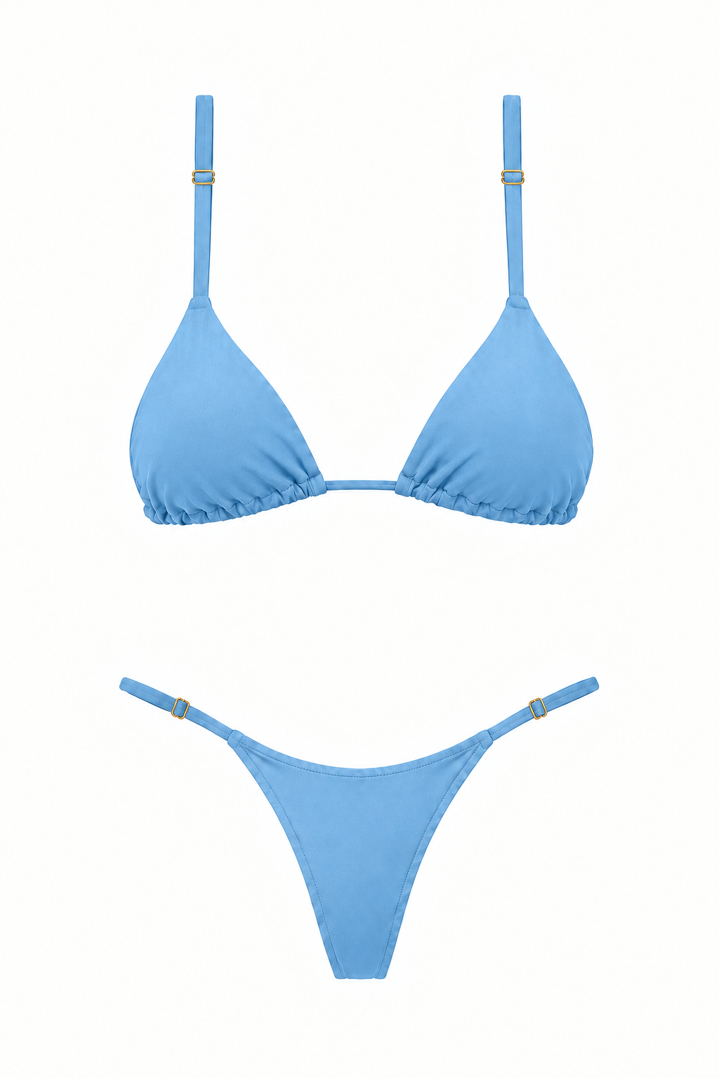 Bikini LOS ROQUES azul baby de dos piezas, con top triangular, tiras rectas regulables y panty sin lazos con reguladores dorados, vista frontal.